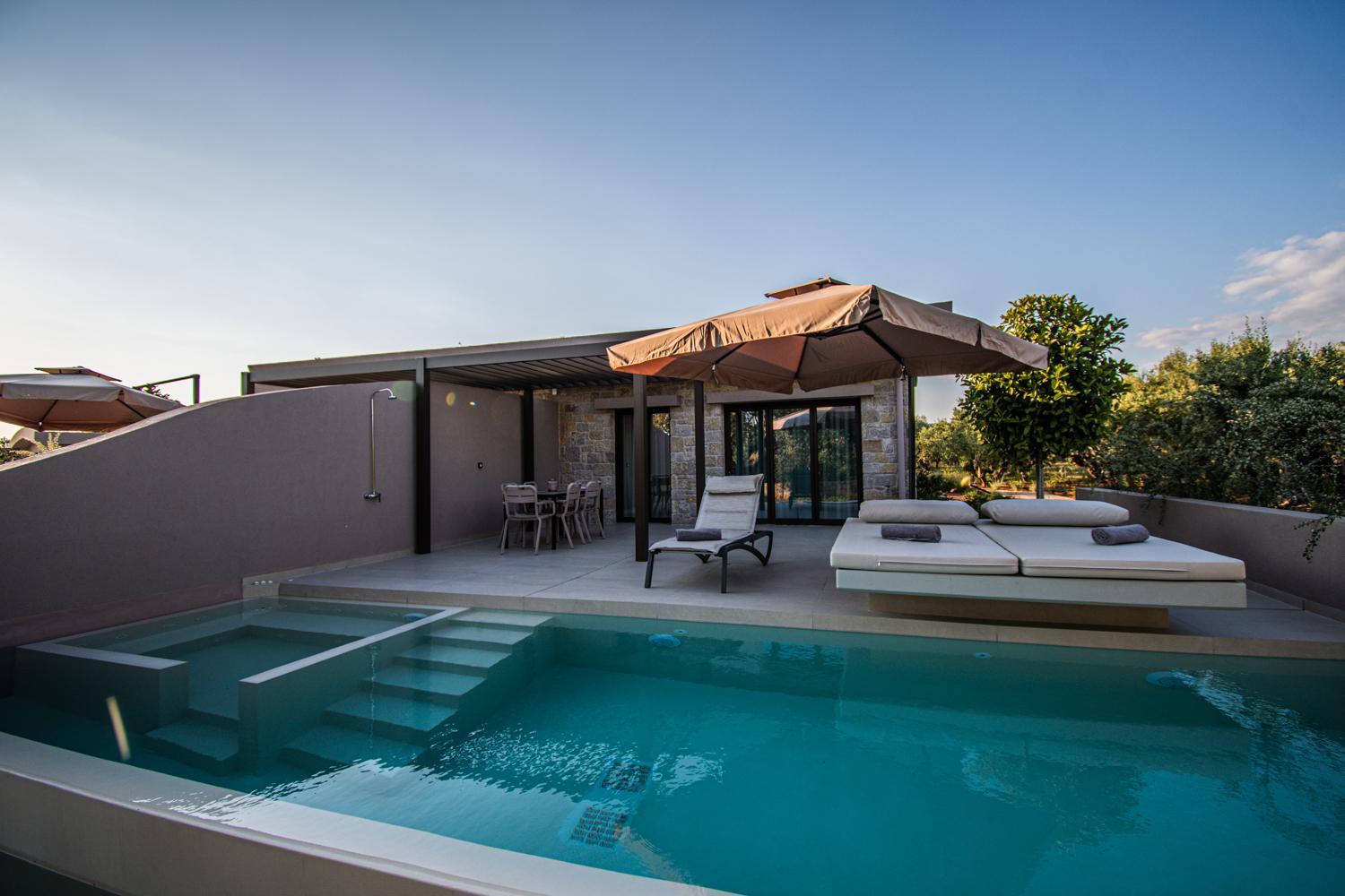 Nestor Luxury Villas Romanos  객실 사진
